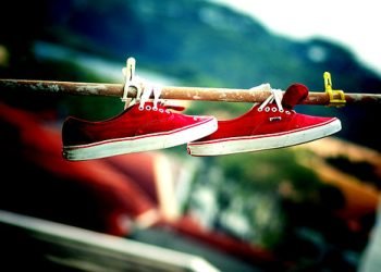 How to Pair Flats with Dresses for a Chic Look: Effortless Style with Comfort