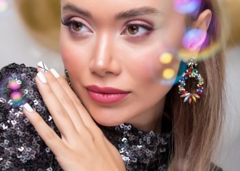 woman with silver and blue glitter hair